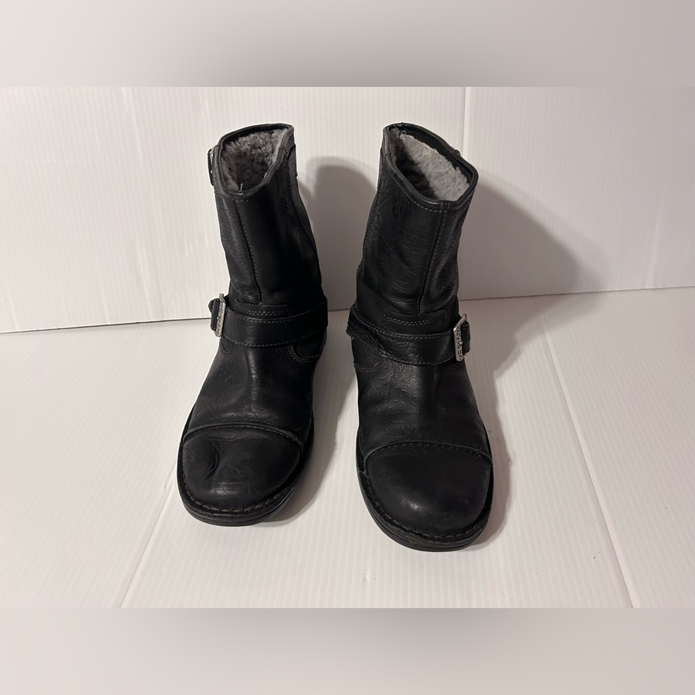 UGG SN3040 black leather sheepskin-lined winter combat buckle boots men size 8 - Picture 4 of 13